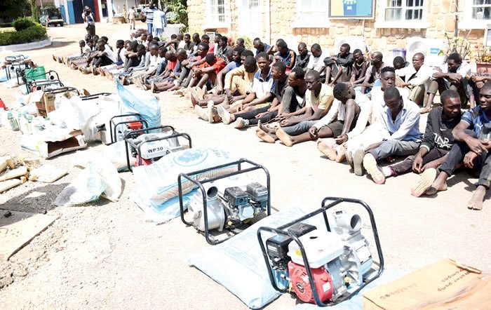 Police go after looters, 483 arrested in Lagos, Plateau, Anambra, others